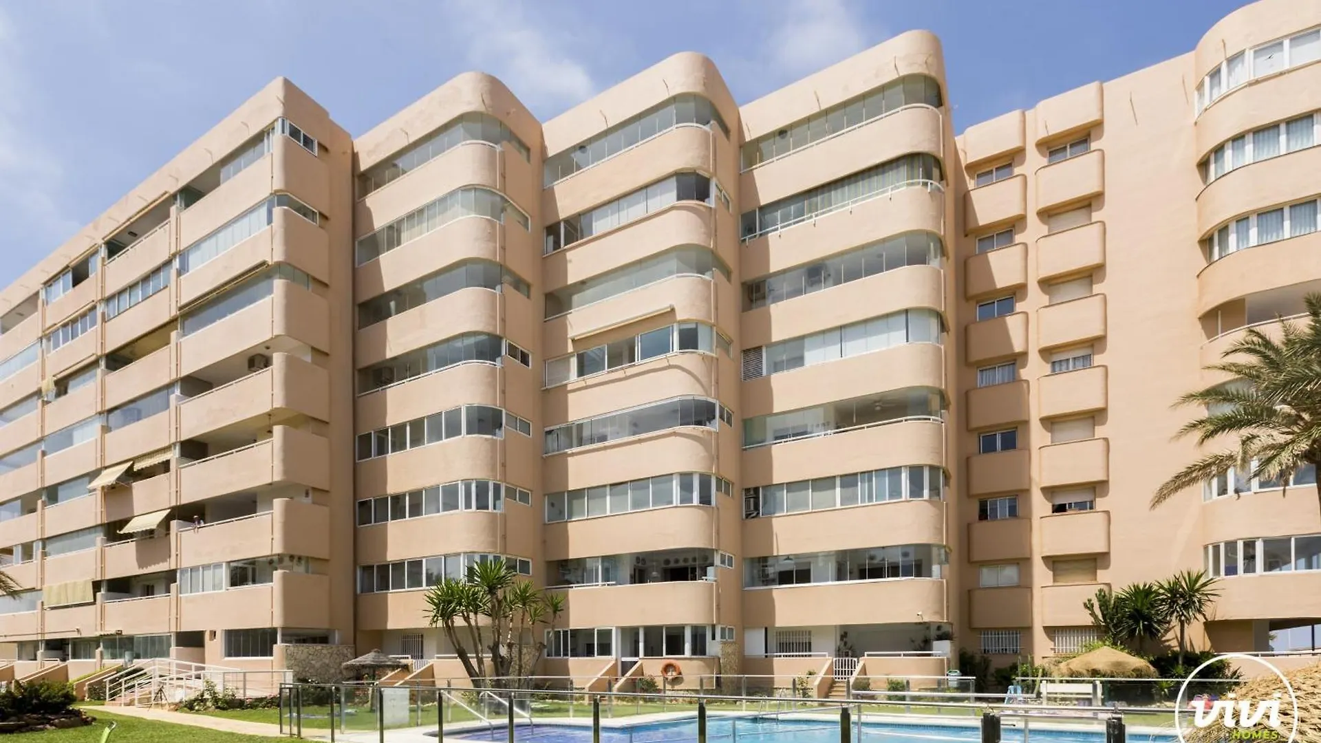 Vivi Homes - Rio Pool, Terrace, Golf & Sea View Fuengirola Apartment